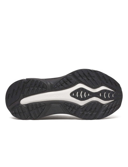 Saucony Hurricane 25 - Triple Blackimages6- The Sports Edit