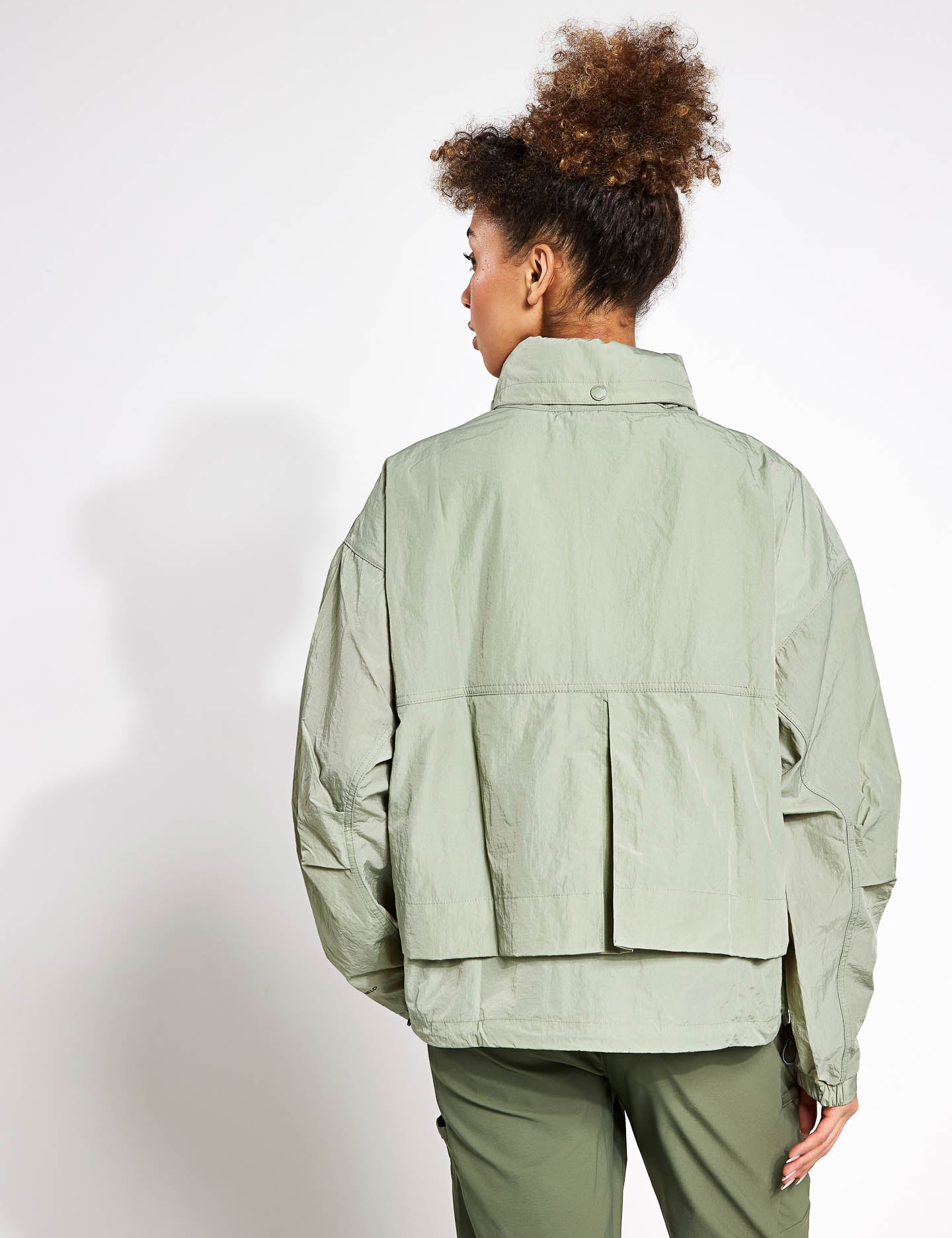 Columbia | Paracutie Windbreaker - Safari | The Sports Edit