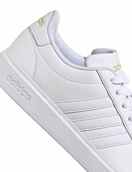 adidas Grand Court 2.0 Shoes - Cloud White/Gold Metallicimages4- The Sports Edit