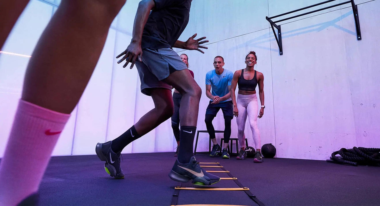 Super Black Shiny Leggings Wearing in Gym. Jump Rope Test 