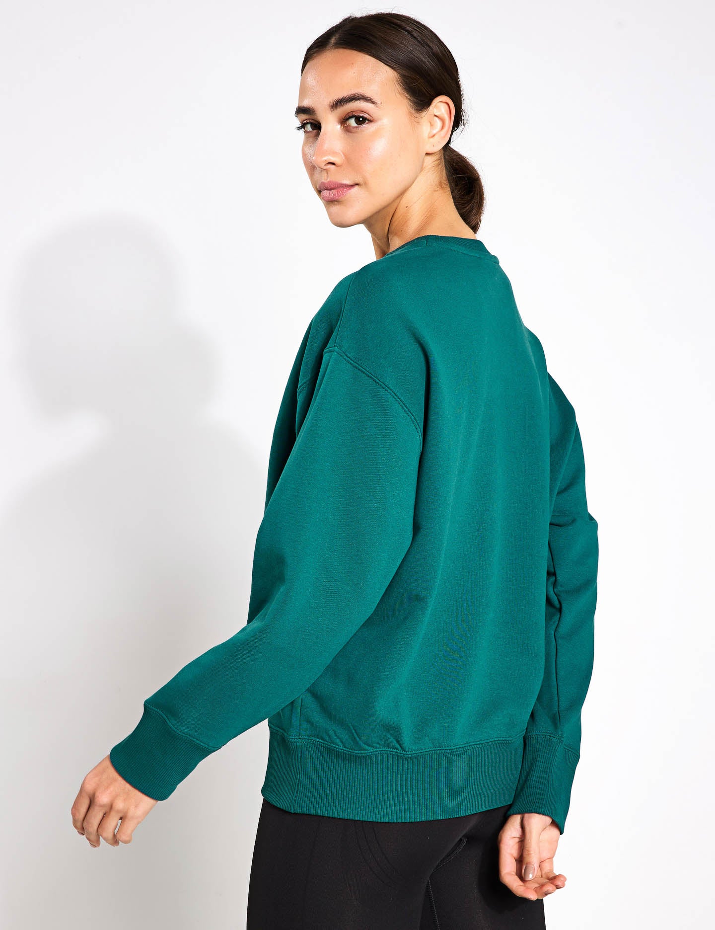 BETTER CLASSICS Relaxed Crew Cold Green