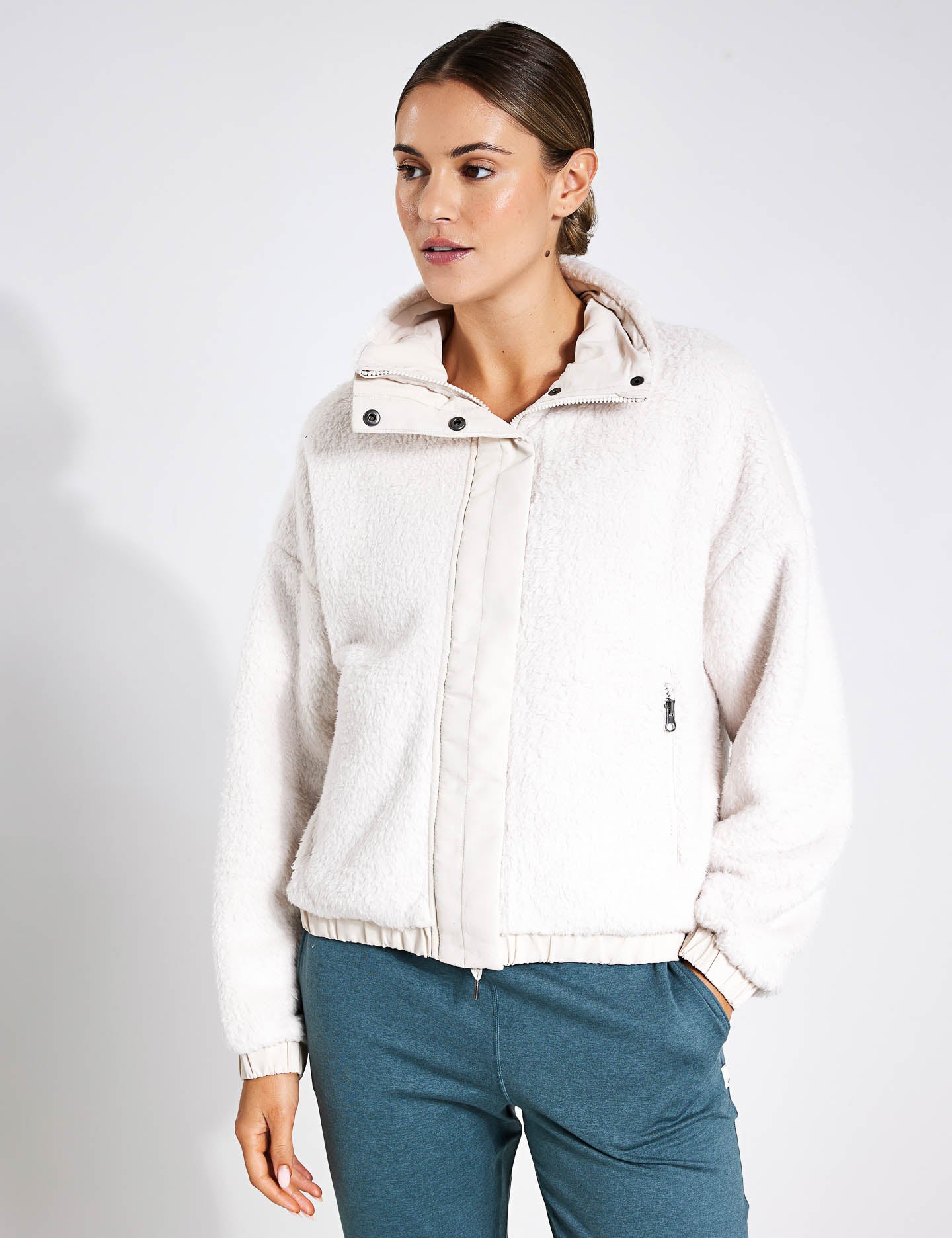 NEW Urban Outfitters Cozy Sherpa Ivory & Black Full Zip Jacket Men's Small  UO