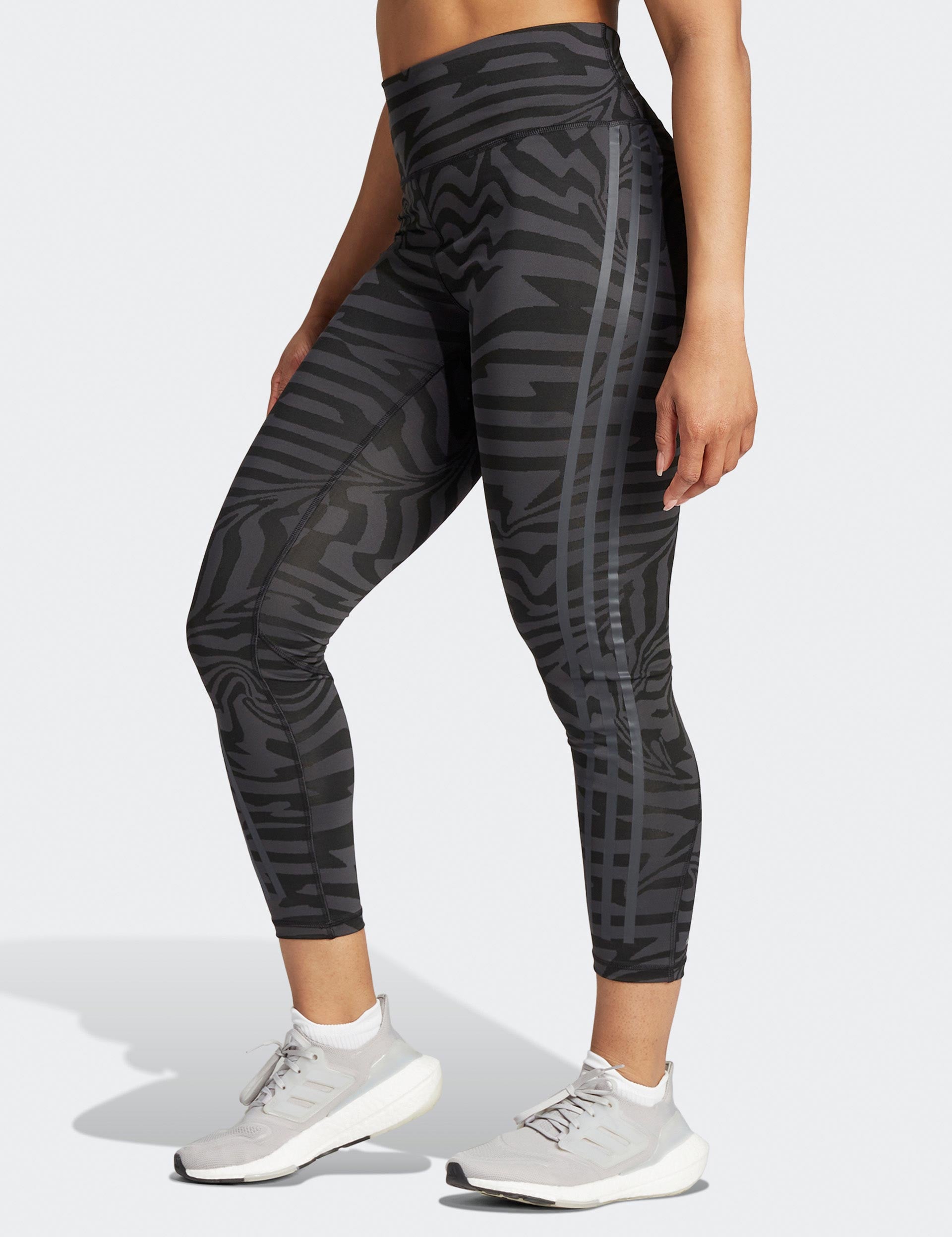 https://thesportsedit.com/cdn/shop/files/adidas-optime-trainicons-jacquard-3-stripes-leggings-carbon-black-IA7154_1.jpg?v=1684488235