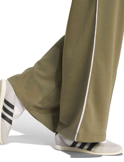 adidas Seasonal Essentials Colorpop Joggers with Embroidered Graphic - Olive Strata/Light Solid Greyimages4- The Sports Edit