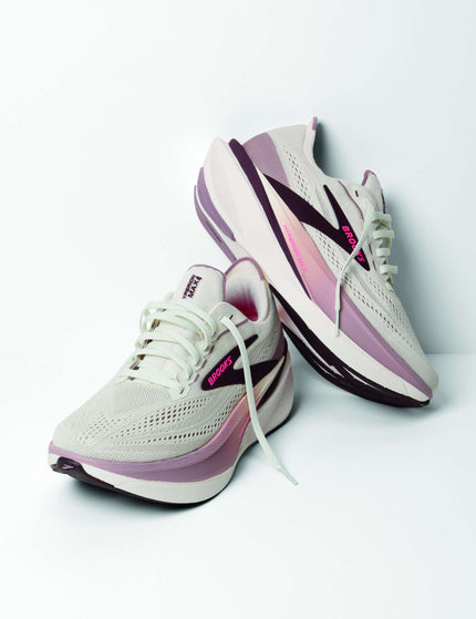 Brooks Hyperion Max 4 - Coconut/Raisin/Pinkimages7- The Sports Edit