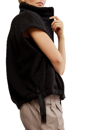 Scout It Out Fleece Vest - Black