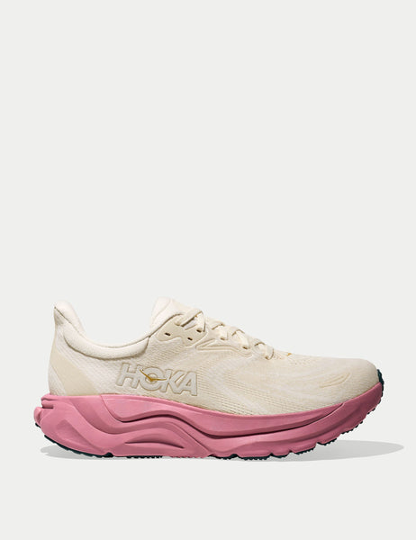 HOKA | Arahi 8 Shoes - Alabaster/Lingonberry | The Sports Edit