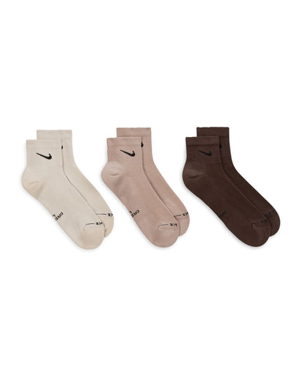 Nike Everyday Elevated Ankle Socks (3 Pairs) - Brownimages1- The Sports Edit
