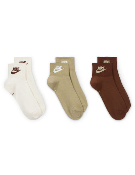 Nike Everyday Essential Ankle Socks (3 Pairs) - Multiimages1- The Sports Edit