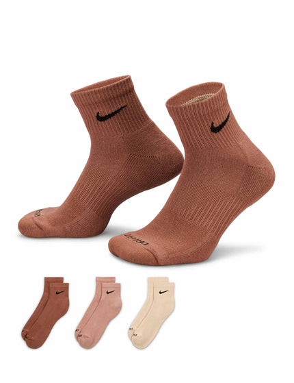 Nike Everyday Plus Cushioned Training Ankle Socks (3 Pairs) - Brown/Pink/Beigeimages2- The Sports Edit