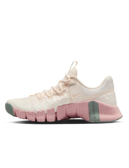 Nike Free Metcon 5 Shoes - Pale Ivory/Ice Peach/Light Silverimages3- The Sports Edit