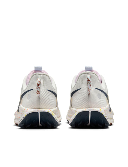 Nike Pegasus Trail 5 Shoes - Summit White/Armory Navy/Football Greyimages4- The Sports Edit