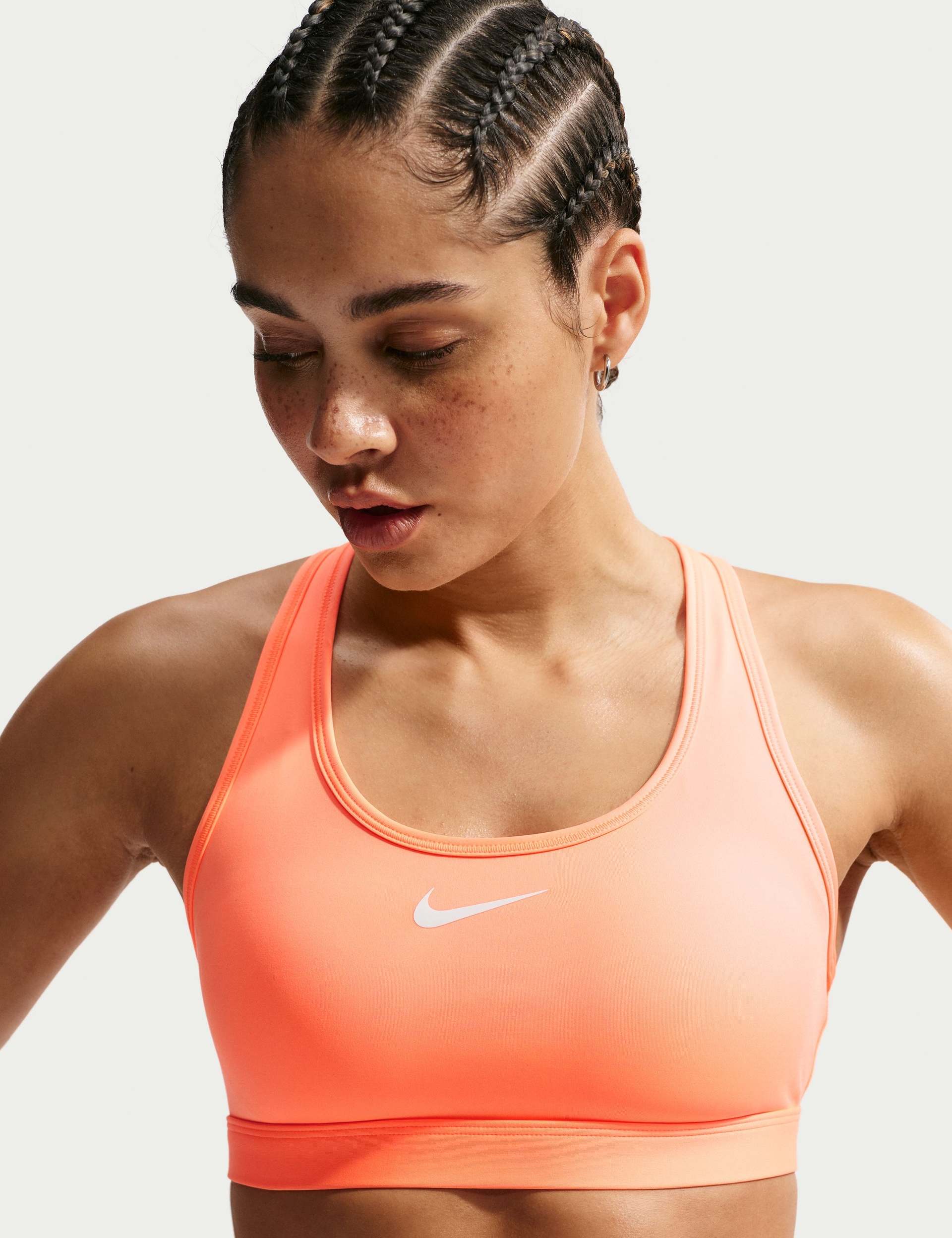 Swoosh Medium Support Bra Pulse White