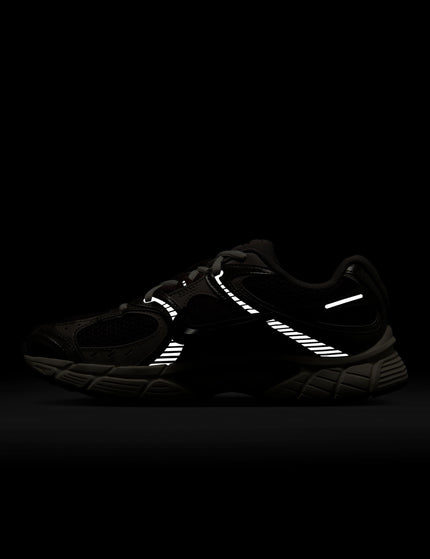 Nike V5 RNR Shoes - Burgundy Crush/Black/College Greyimages2- The Sports Edit