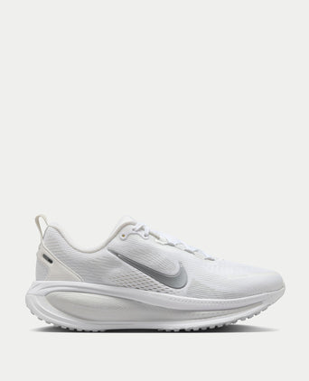 Vomero 18 Running Shoes - White/Metallic Silver/Photon Dust
