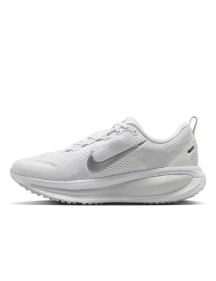 Nike Vomero 18 Running Shoes - White/Metallic Silver/Photon Dustimages5- The Sports Edit