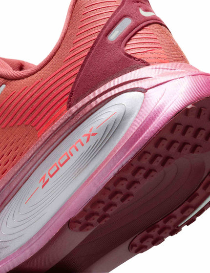 Nike Vomero 18 SE Running Shoes - Light Redwood/Barely Greenimages8- The Sports Edit