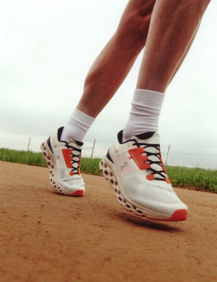 ON Running Cloudstratus 3 - Undyed-White/Sandimages7- The Sports Edit