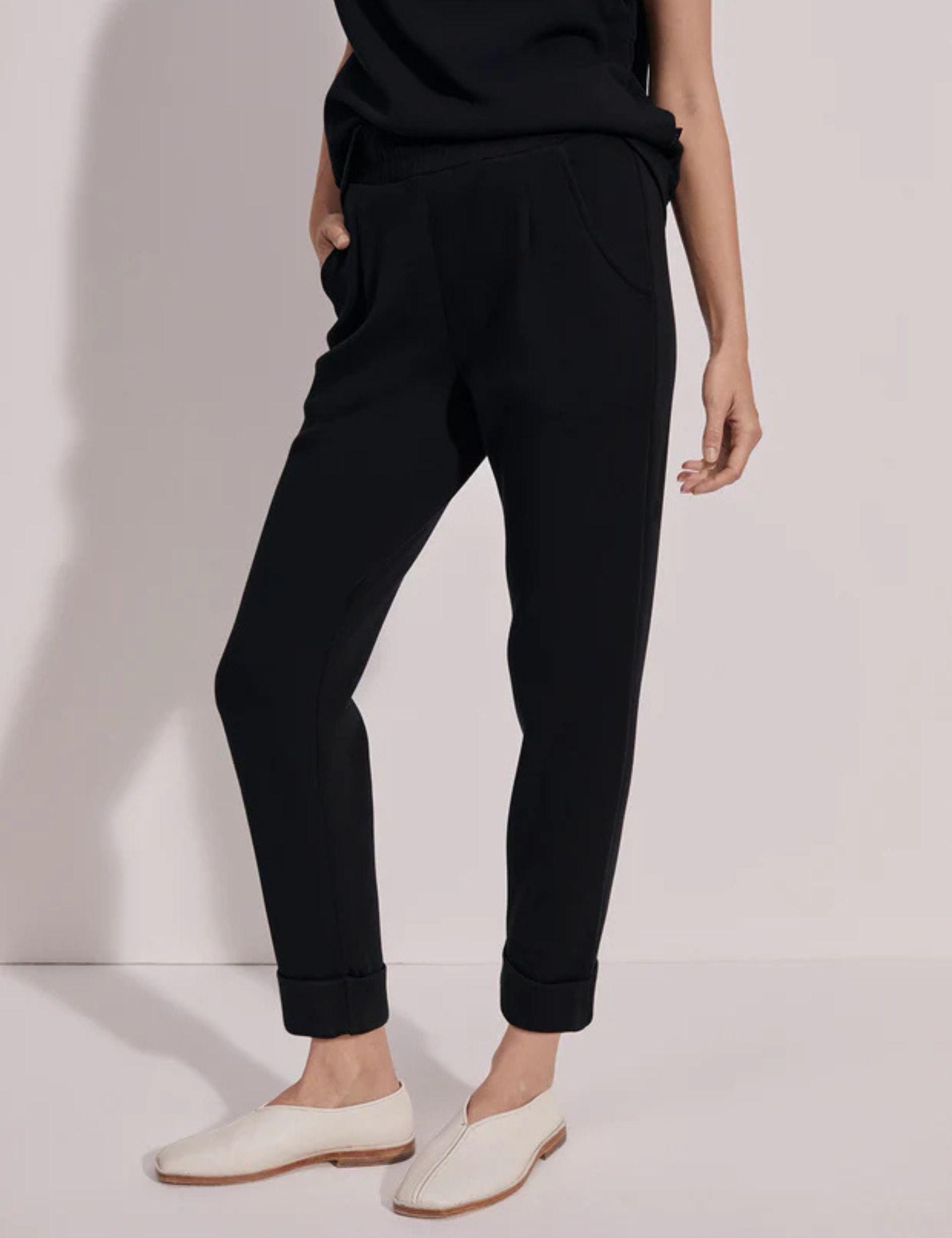 Rolled Cuff Pant 25"