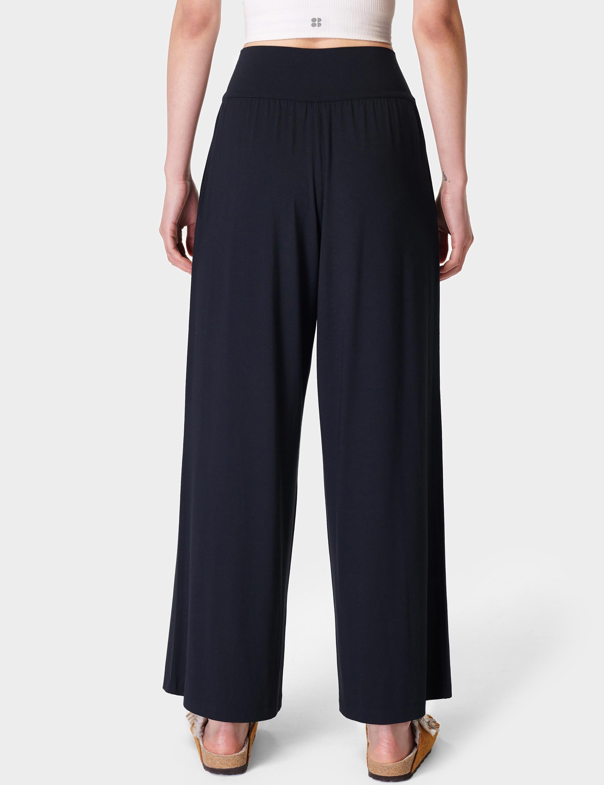 thumbnail image 2 of Sweaty Betty Explorer 25 Capri Trousers – Women’s Lightweight, Black, Size L, Cropped 2 of 5