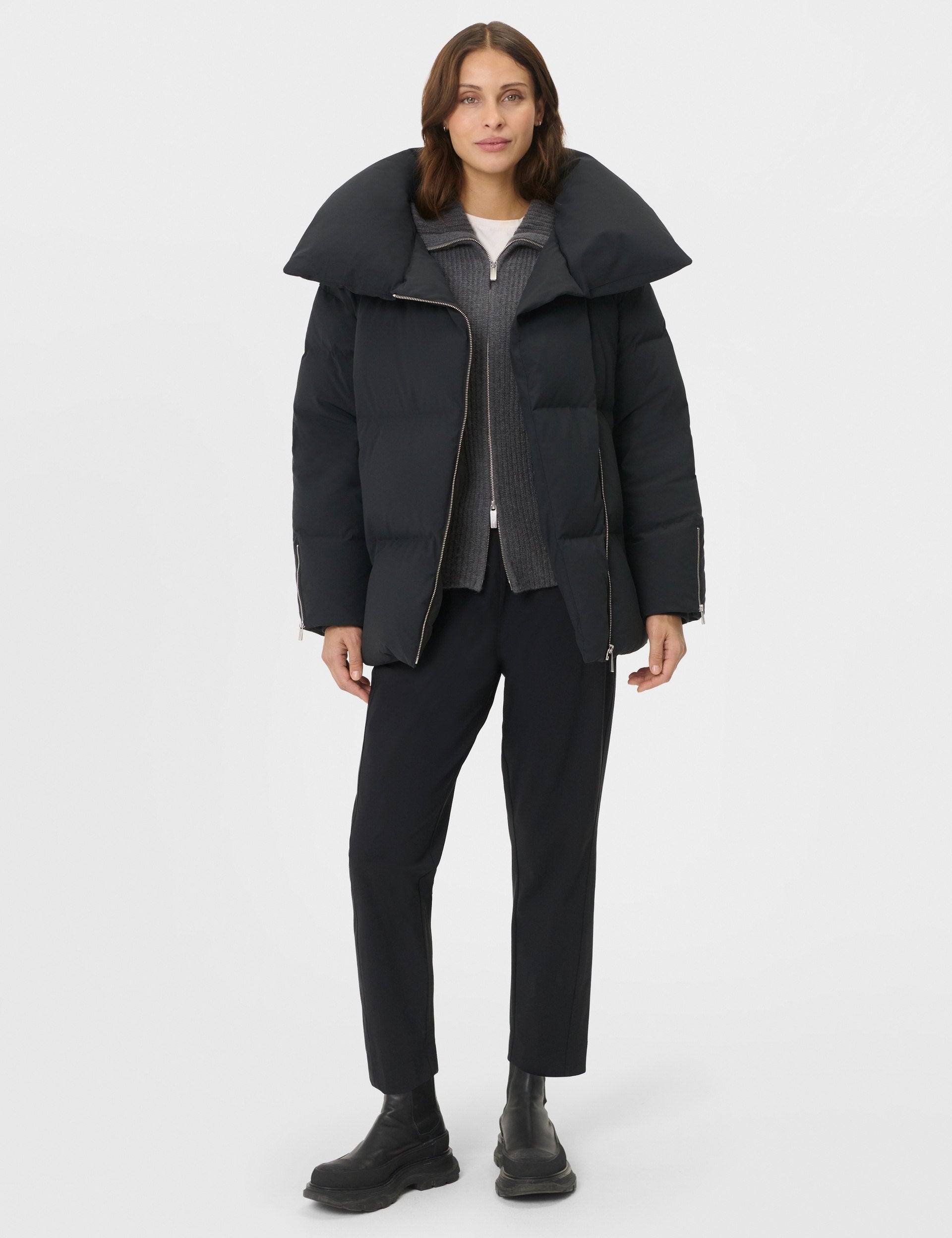 Sweaty Betty Nimbus Cloud Funnel-Neck Shell-Down Puffer Jacket in Black Sweaty Betty Nimbus Cloud Funnel-Neck Shell-Down Puffer Jacket in Black