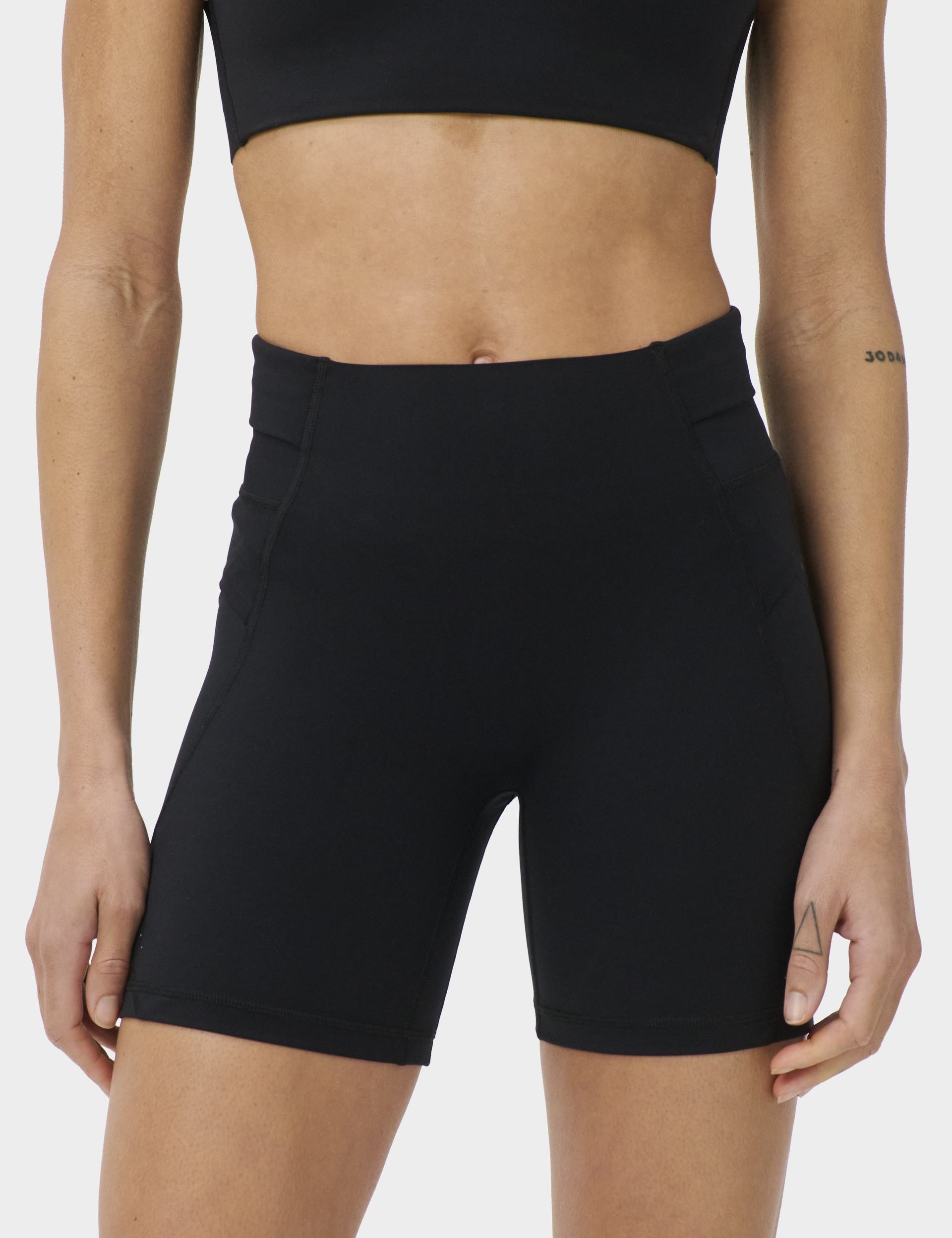Runners High 6" Short