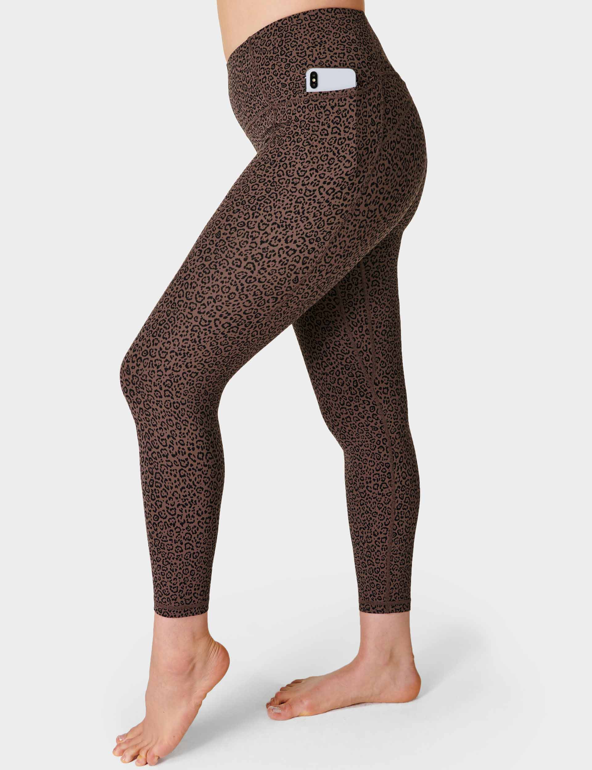 Luxe Scrunch Bum Pocket Leggings - Leopard Print | Avvini Athletica