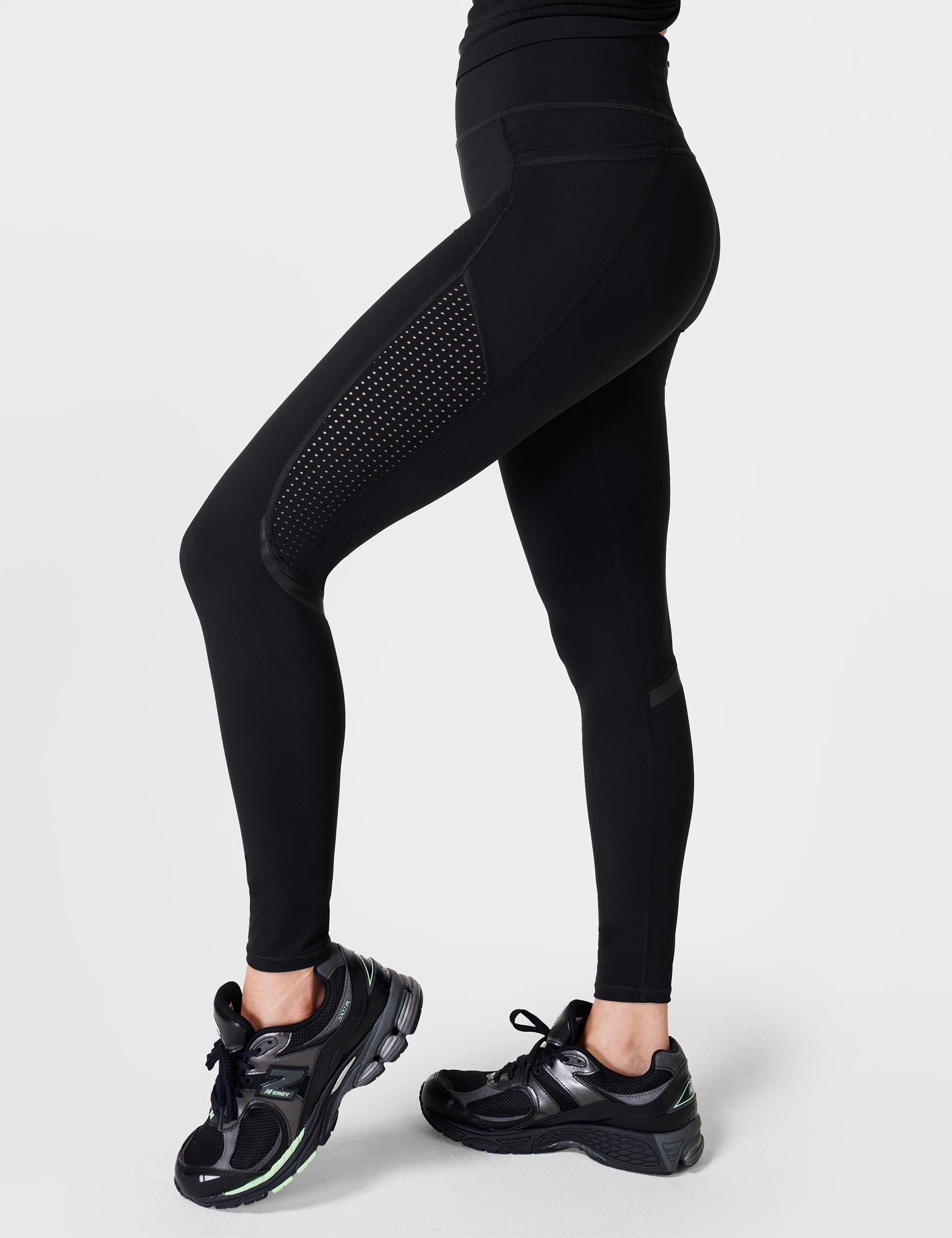 Under Armour Solid Black Leggings Size M - 59% off