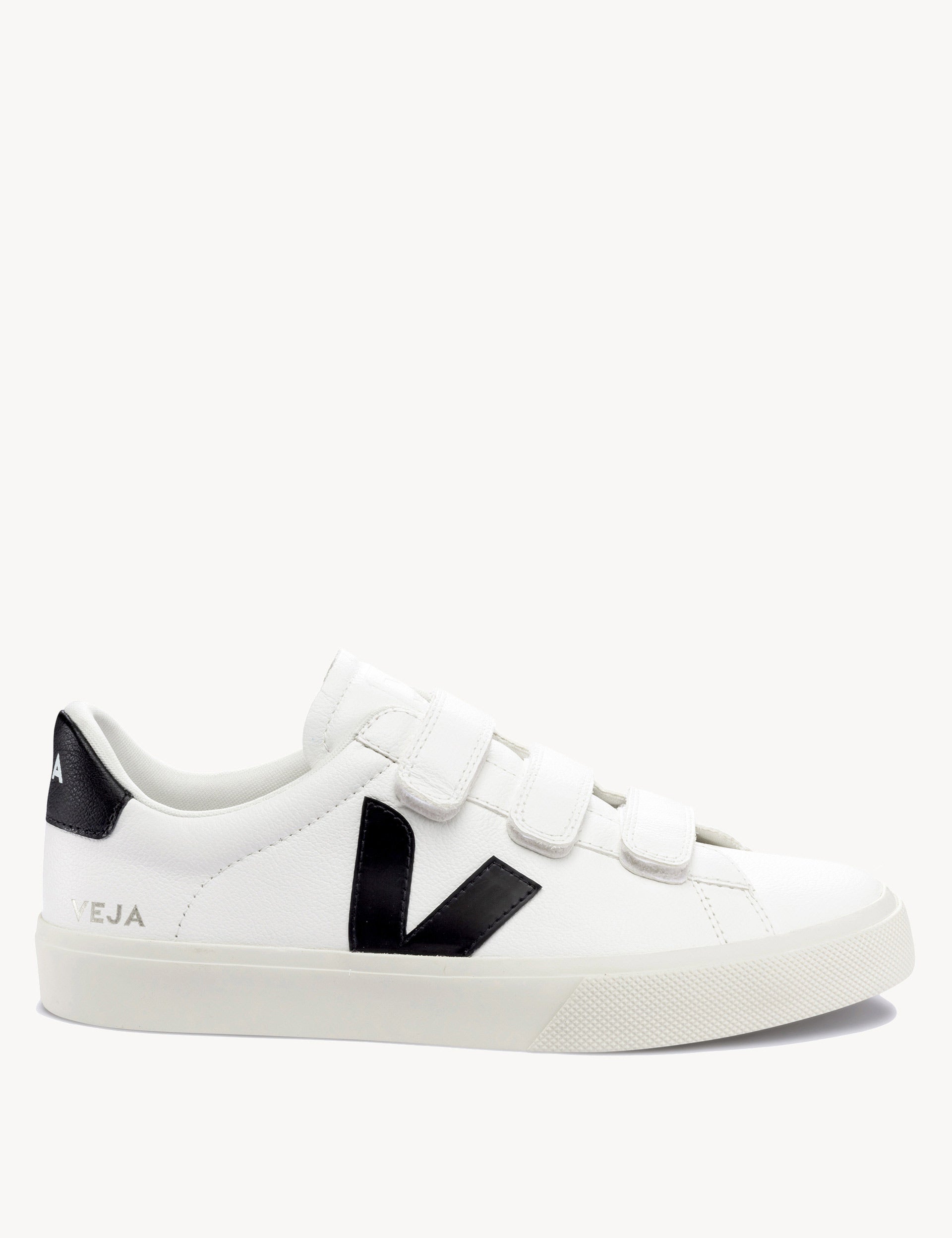 Veja | Recife Leather Trainers - White Black | The Sports Edit
