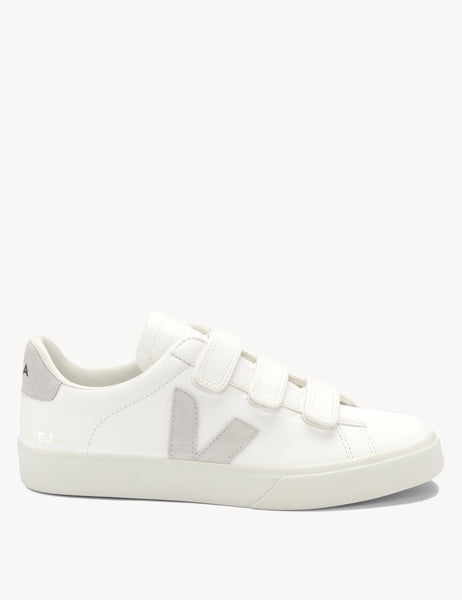 Veja | Recife Leather Trainers - White Natural | The Sports Edit