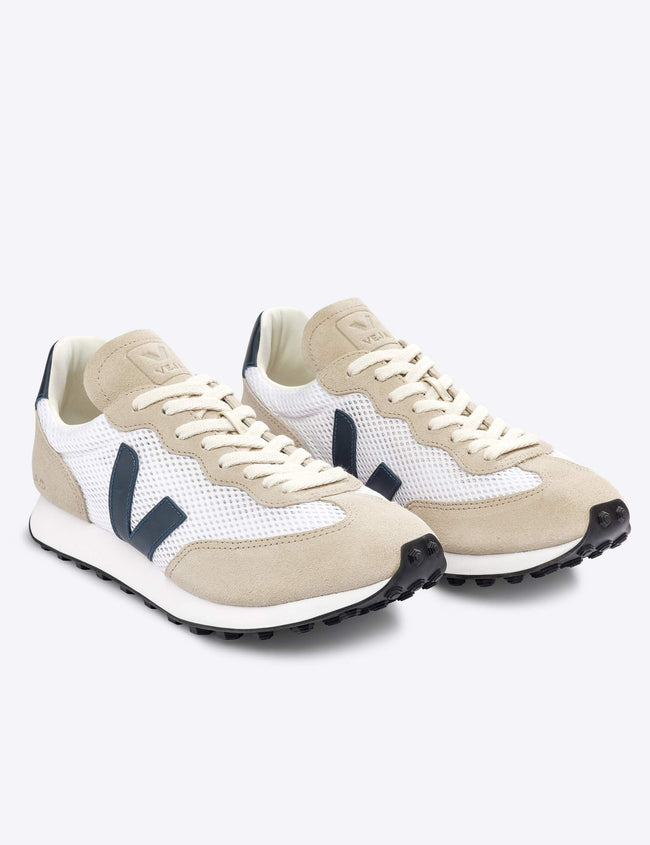 veja trainers size 5