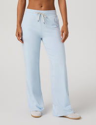 Vuori | Halo Essential Wideleg - Ecru Heather | The Sports Edit