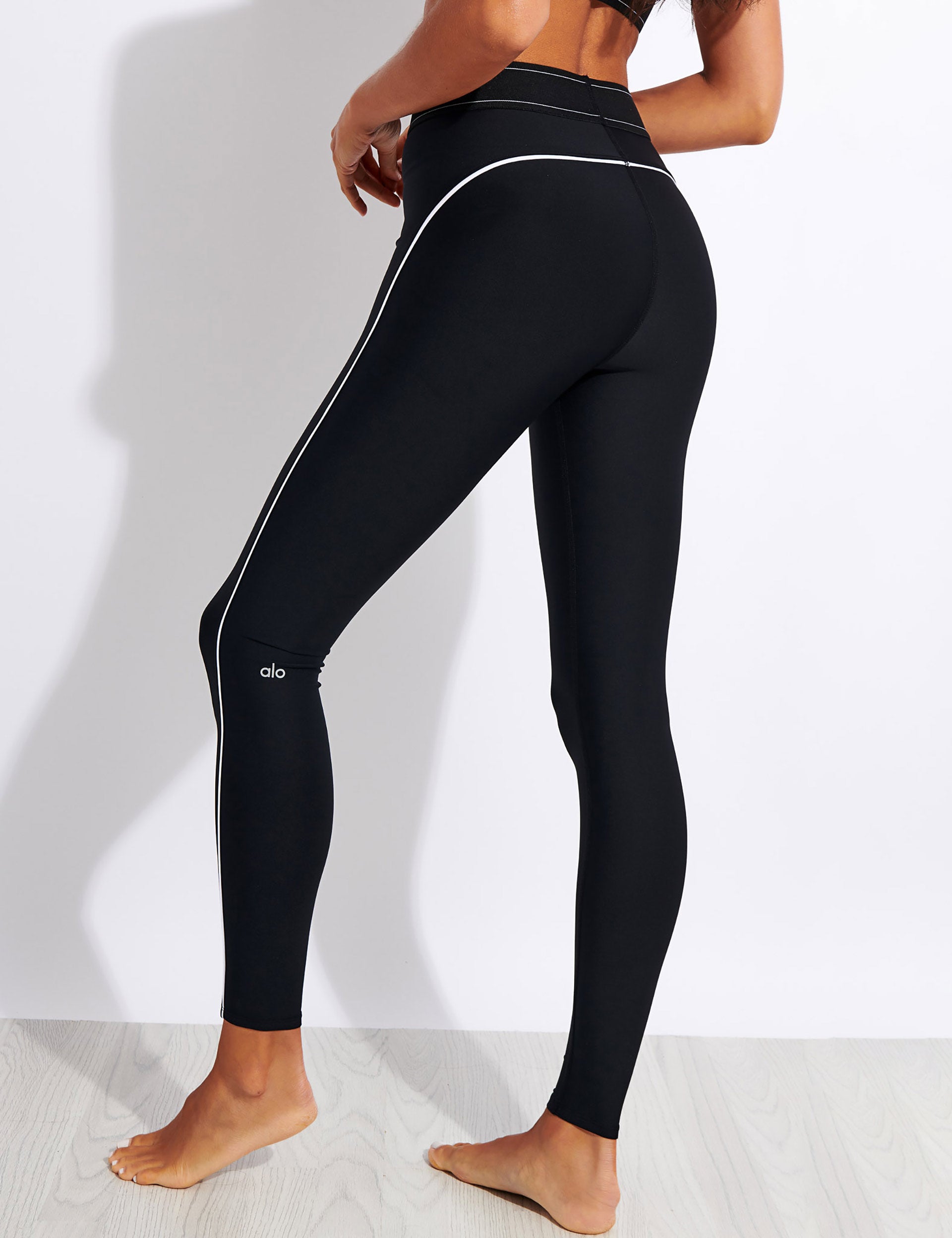 ALO Yoga, Pants & Jumpsuits, Alo Yoga Leggings Unworn Condition Black  Size Medium