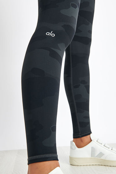 Alo Yoga High Waisted Vapor Legging - Black Camoimages3- The Sports Edit