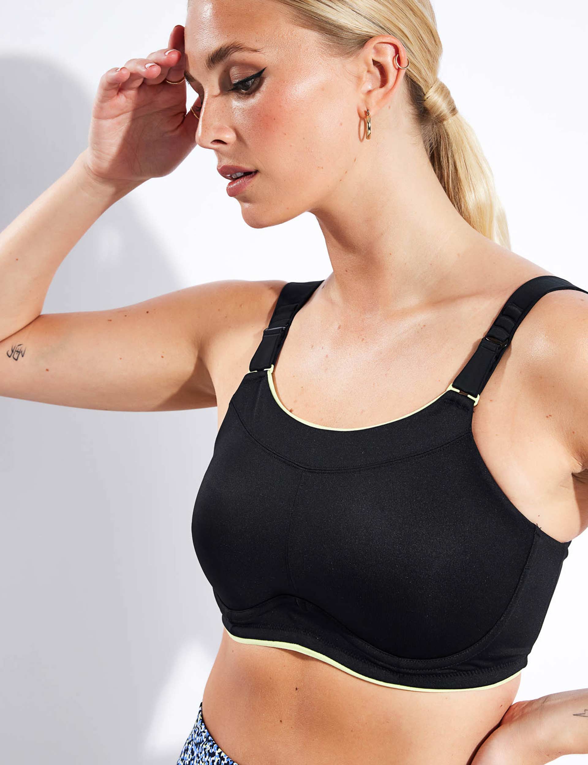 Sports bras Size 75C, Perfect support when playing sports