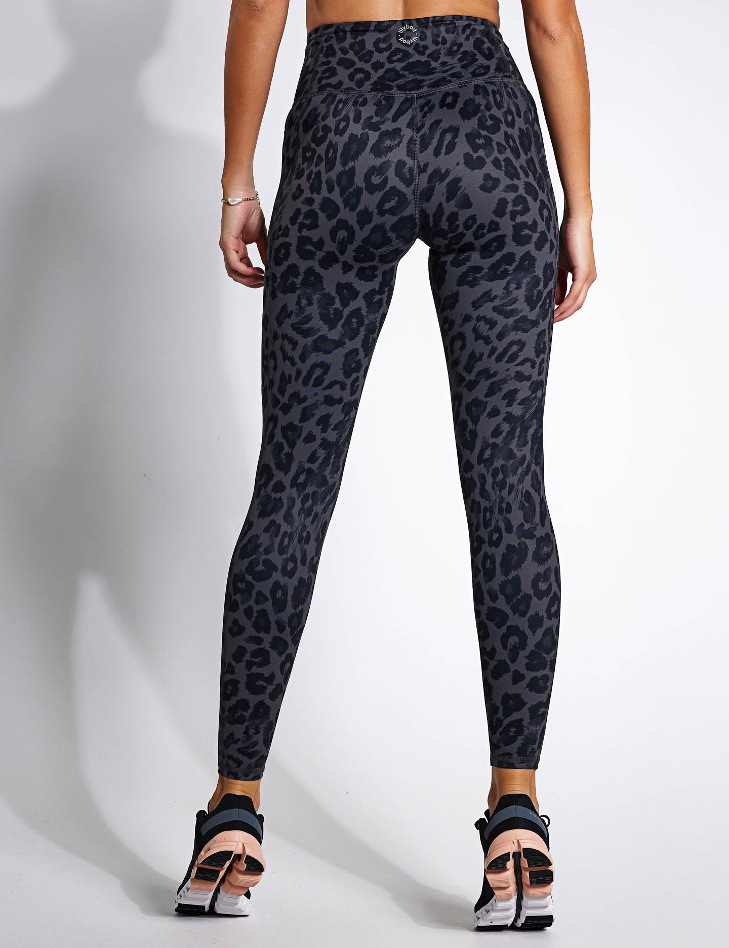 Lou & Grey Leopard Animal Print Leggings Size Medium Vibrant
