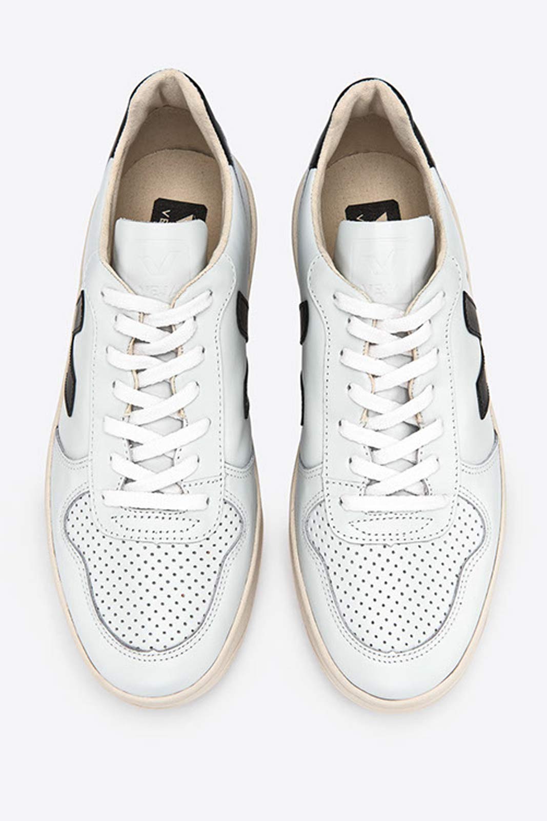 Veja v10 white black discount