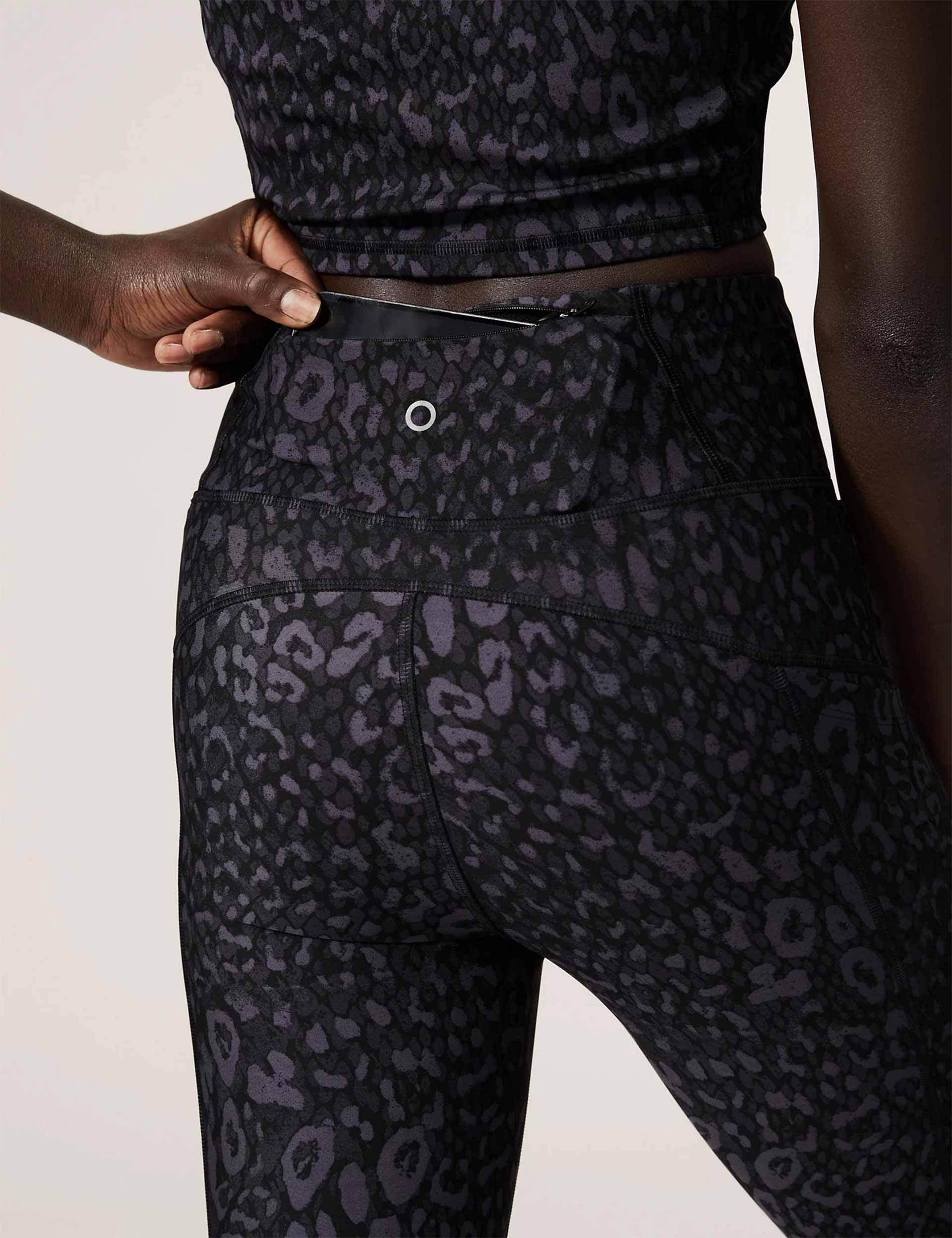 Alora ColorBlock High Waist Gym Leggings (Black Grey) –  fashionimperative.com