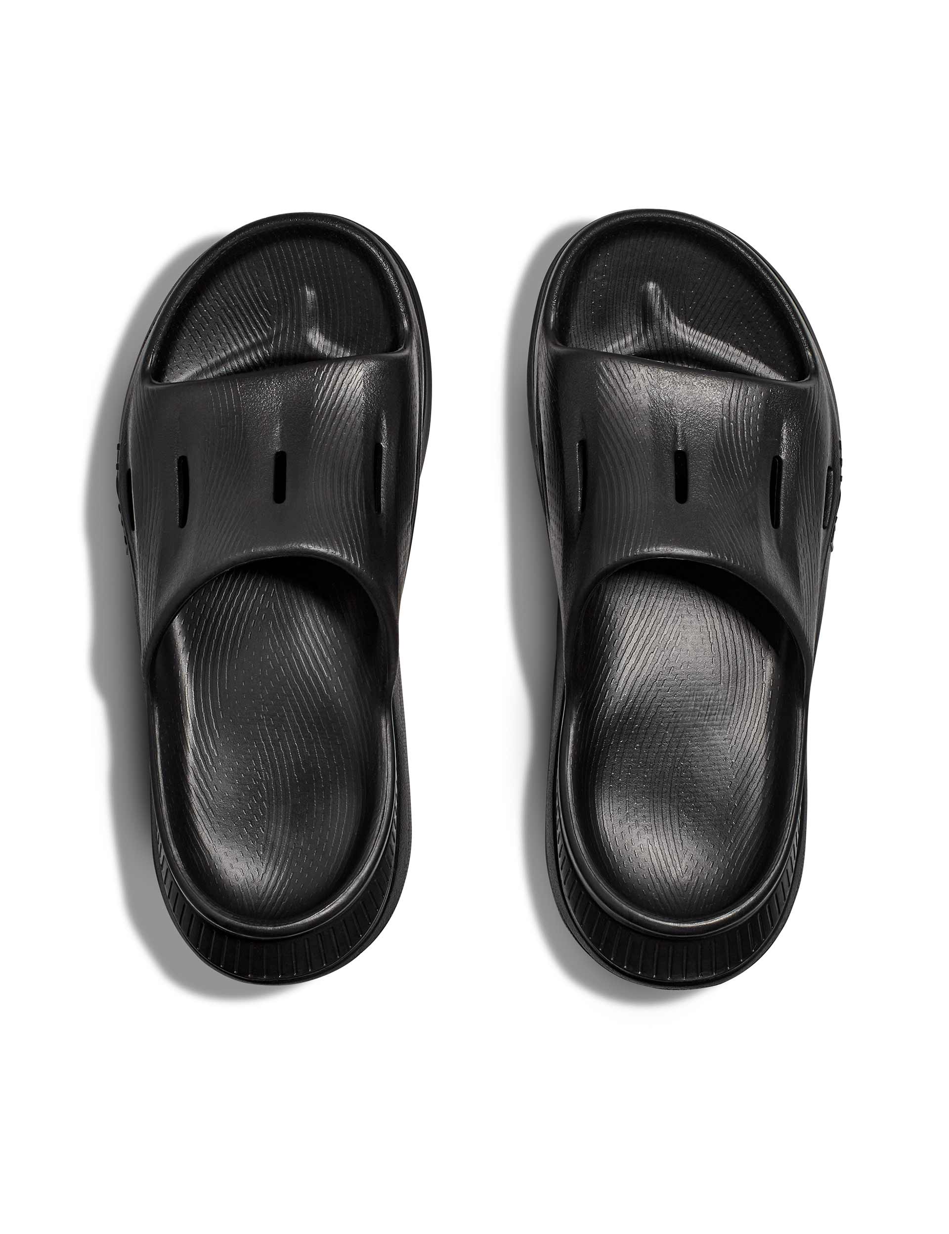 HOKA | Ora Recovery Slide 3 - Black | The Sports Edit