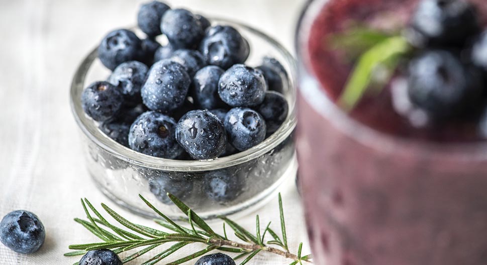 vegan blueberry protein smoothie
