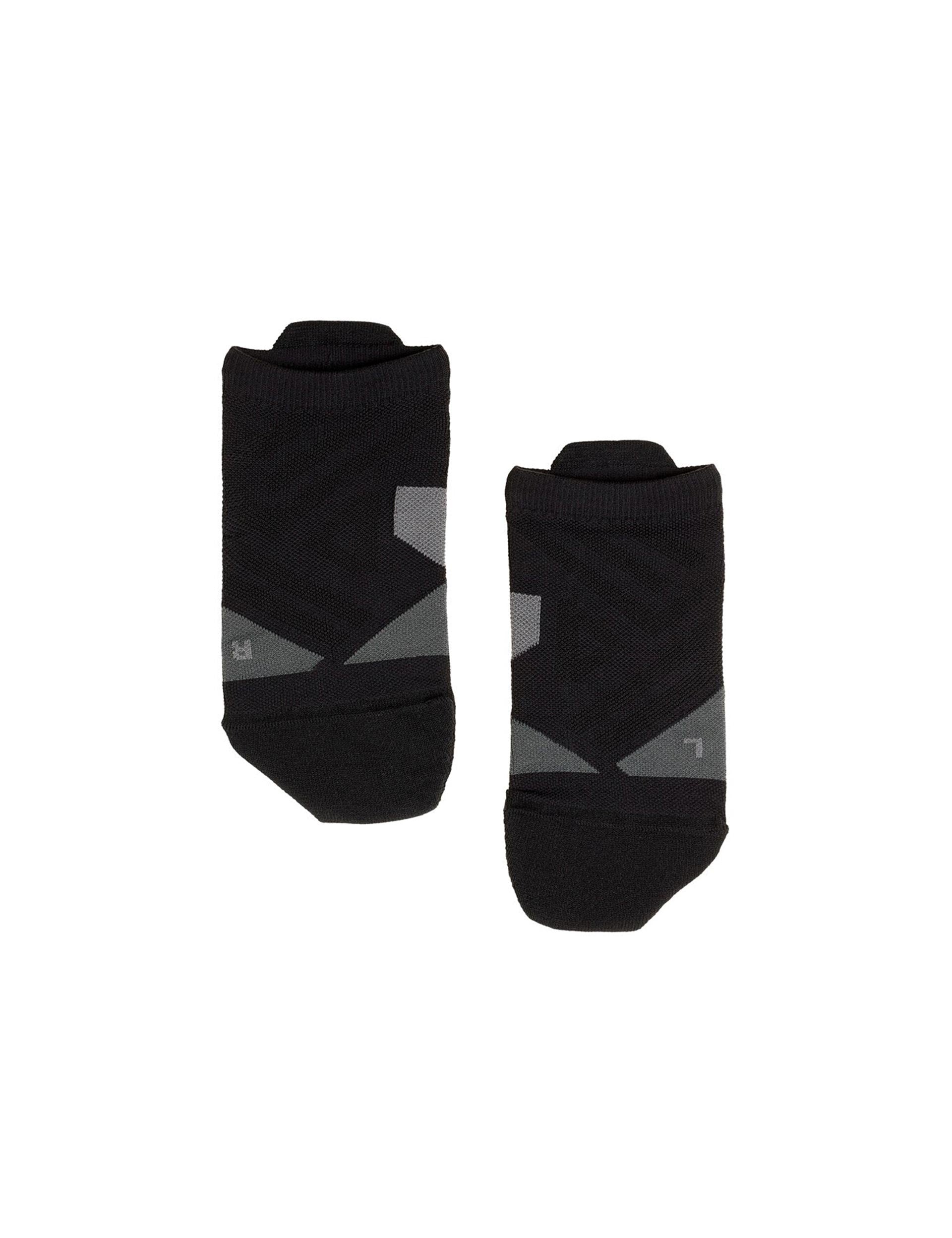 ON Running Low Sock - Black/Shadow | Women'simages1- The Sports Edit
